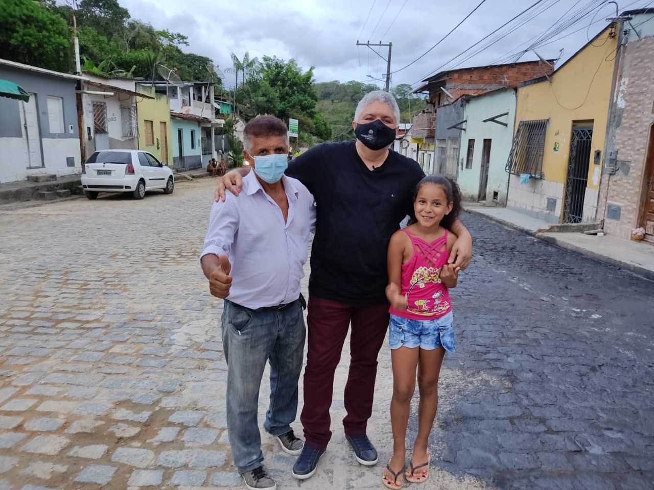 Camacã: Prefeito Paulo do Gás leva asfalto para Leoventura com recursos próprios
